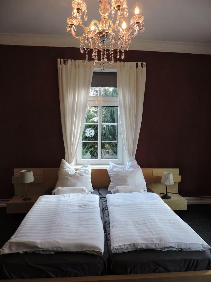 Altes Pastorat Bed & Breakfast Barmstedt Exterior photo