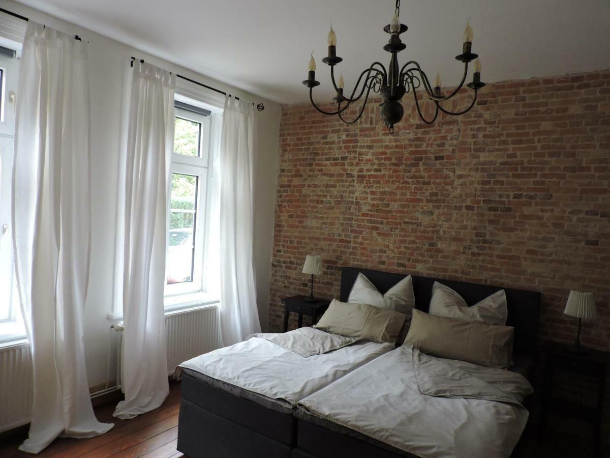 Altes Pastorat Bed & Breakfast Barmstedt Exterior photo